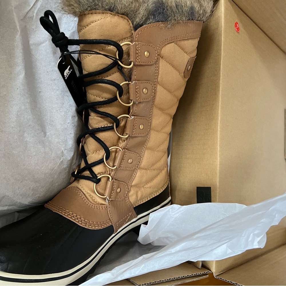 Sorel waterproof boots - Picture 7 of 9